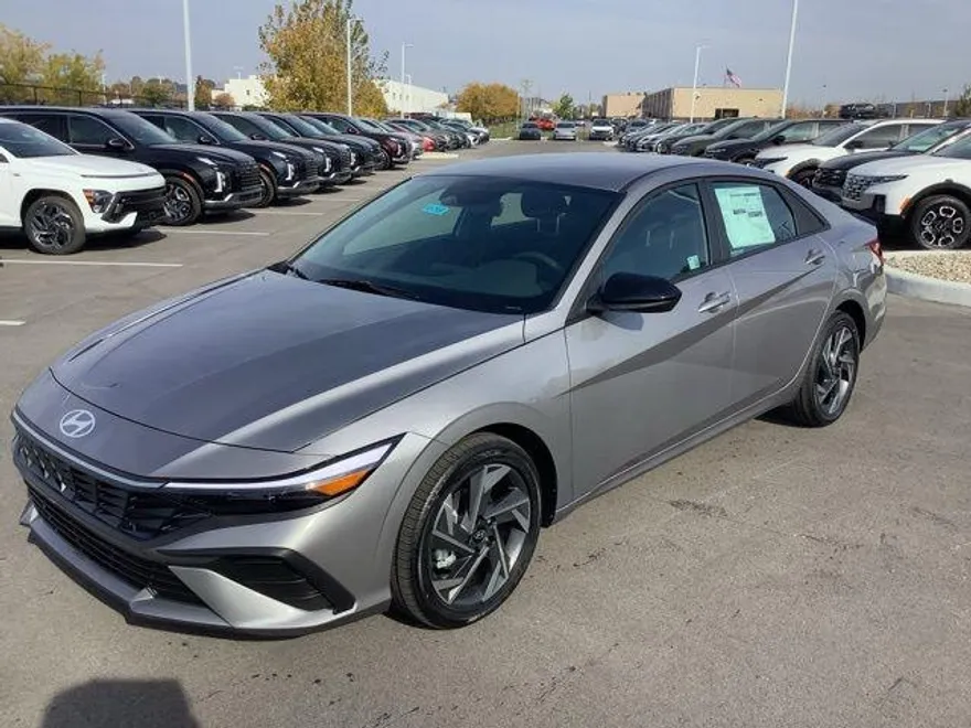 2025 Hyundai Elantra Hybrid SEL Sport photo 1