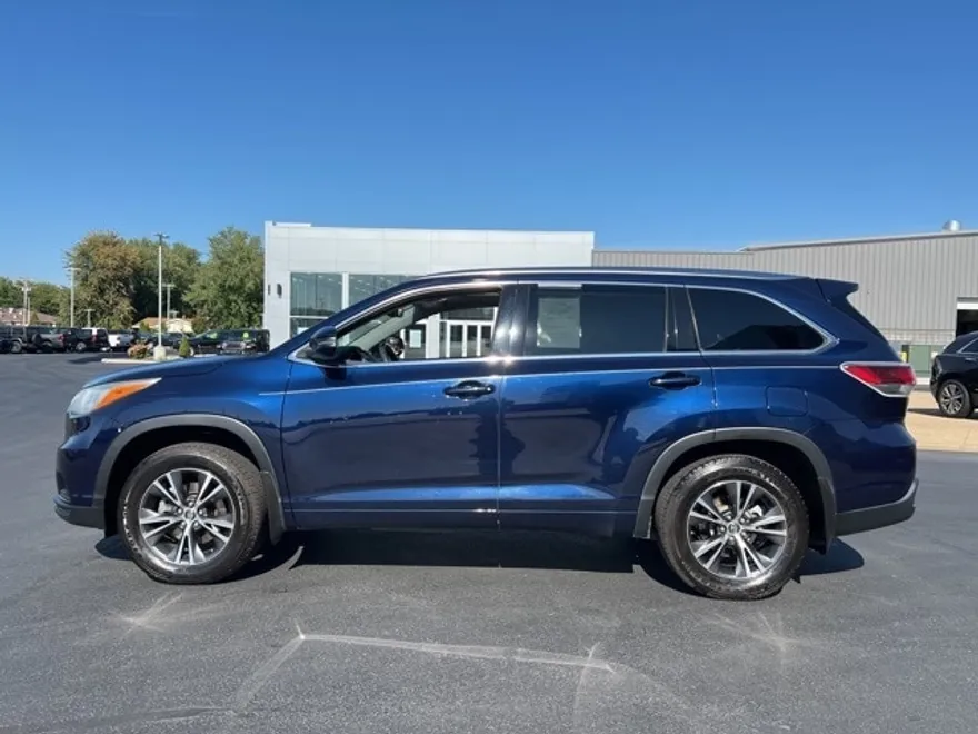 2016 Toyota Highlander XLE photo 1