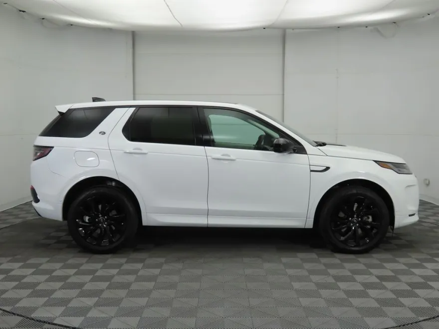 2024 Land Rover Discovery Sport S photo 1
