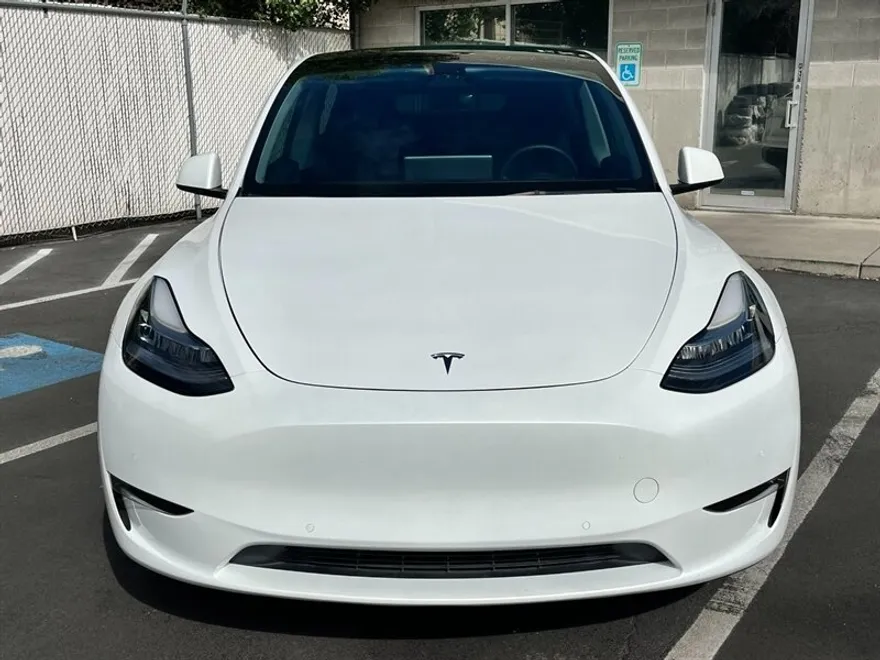 2022 Tesla Model Y Long Range photo 1