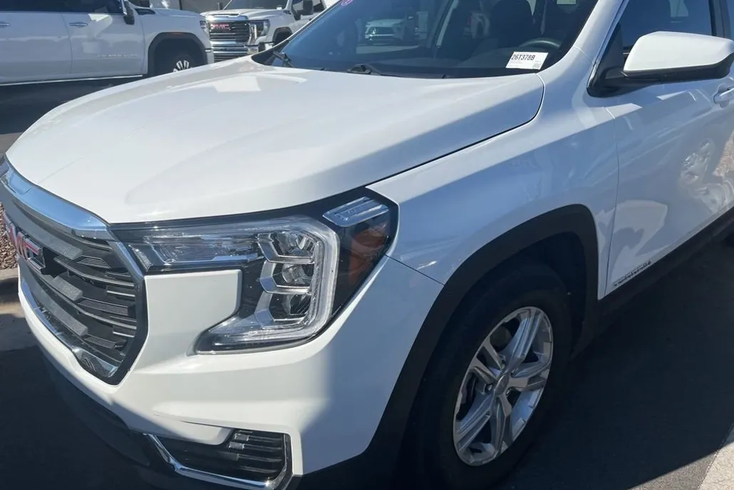 2022 Gmc Terrain SLE photo 1