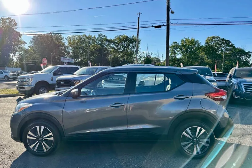 2019 Nissan Kicks SV photo 1