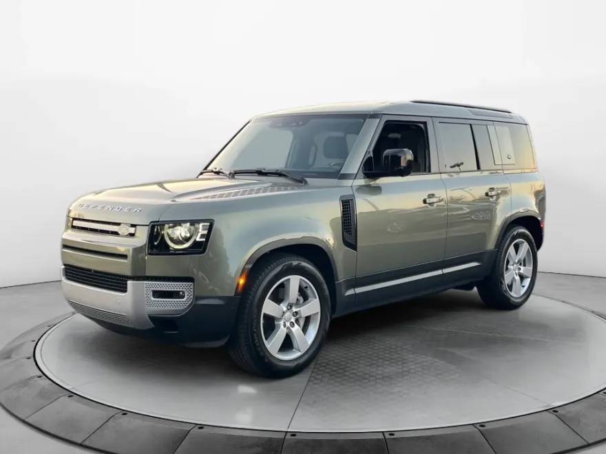 2024 Land Rover Defender 110 S photo 1