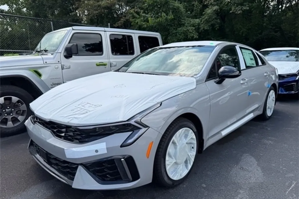 2026 Kia K5 GT-Line photo 1
