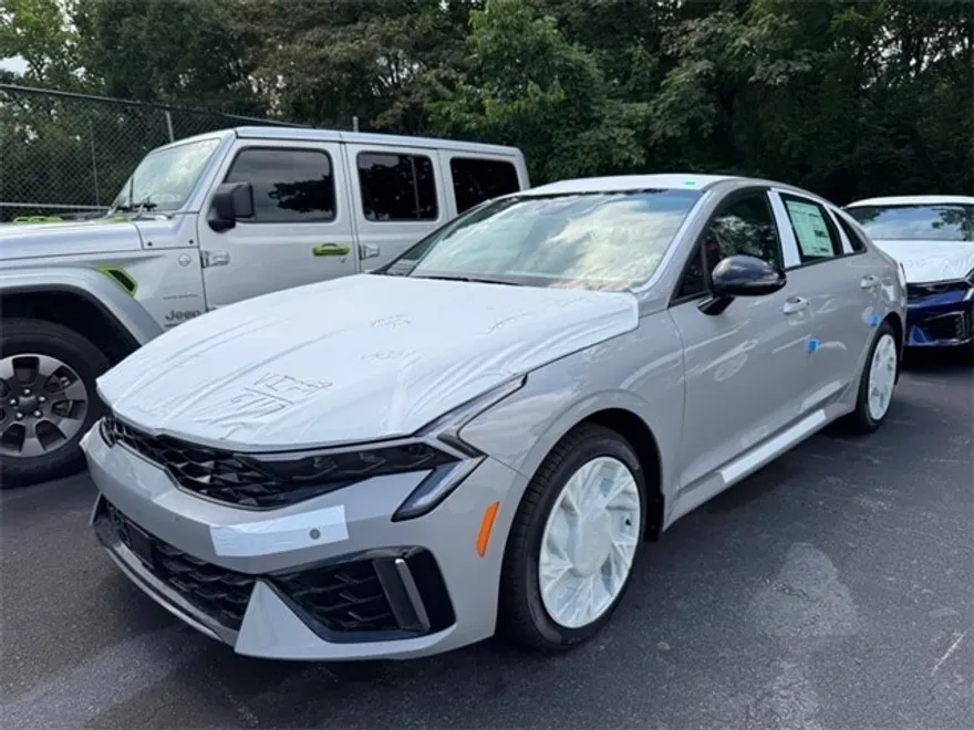 2026 Kia K5 GT-Line photo 1
