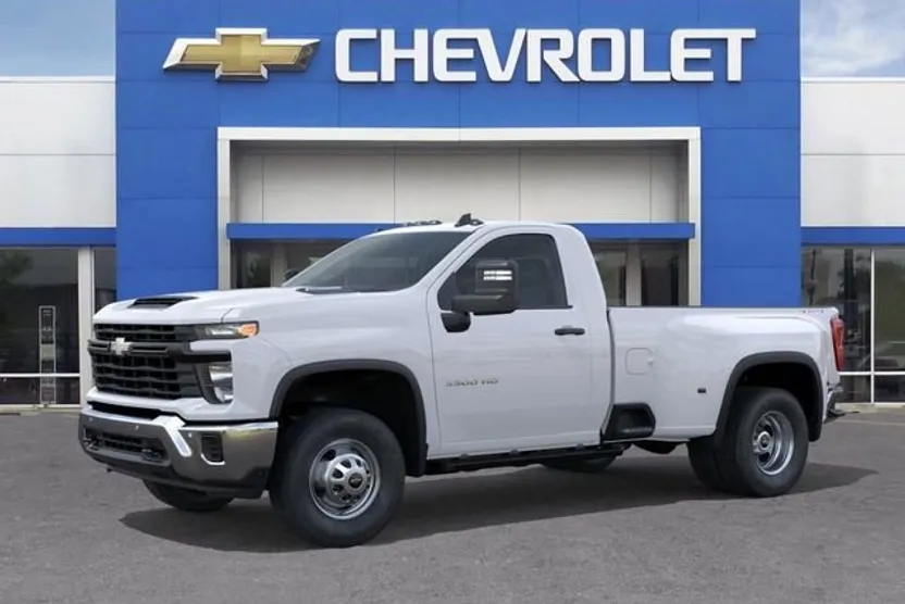 2026 Chevrolet Silverado 3500HD photo 1