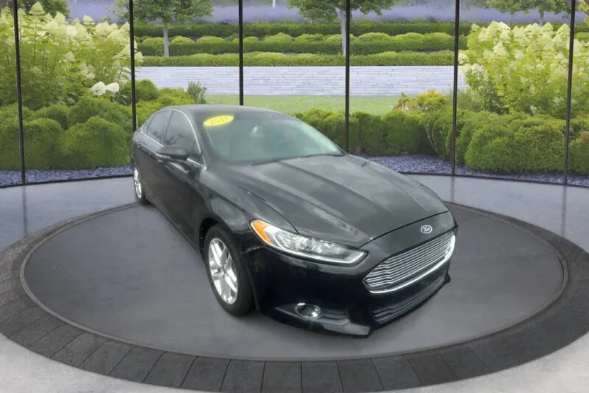 2013 Ford Fusion SE photo 1