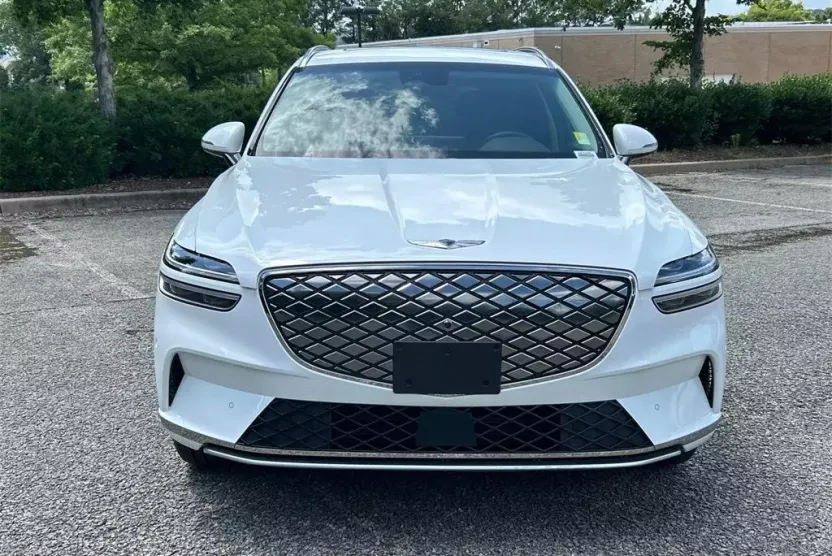 2024 Genesis Electrified GV70 Advanced photo 1