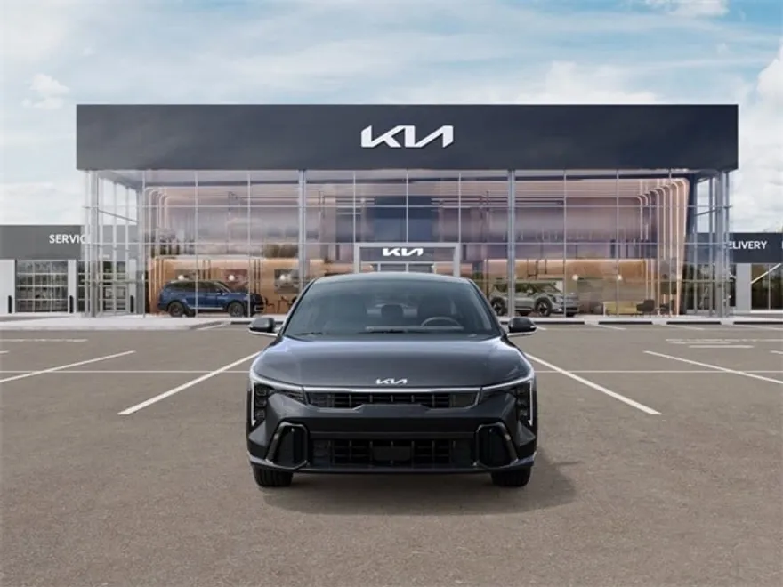 2025 Kia K4 GT-Line photo 1