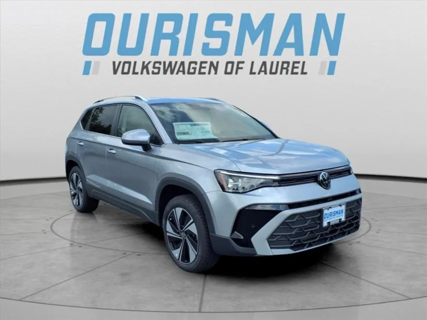 2025 Volkswagen Taos SE photo 1