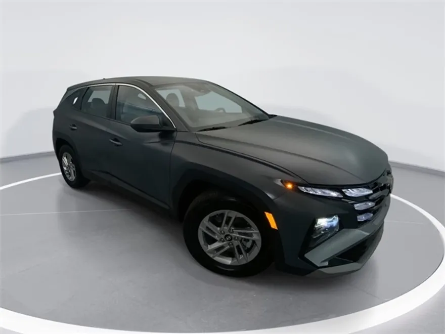 2025 Hyundai Tucson SE photo 1