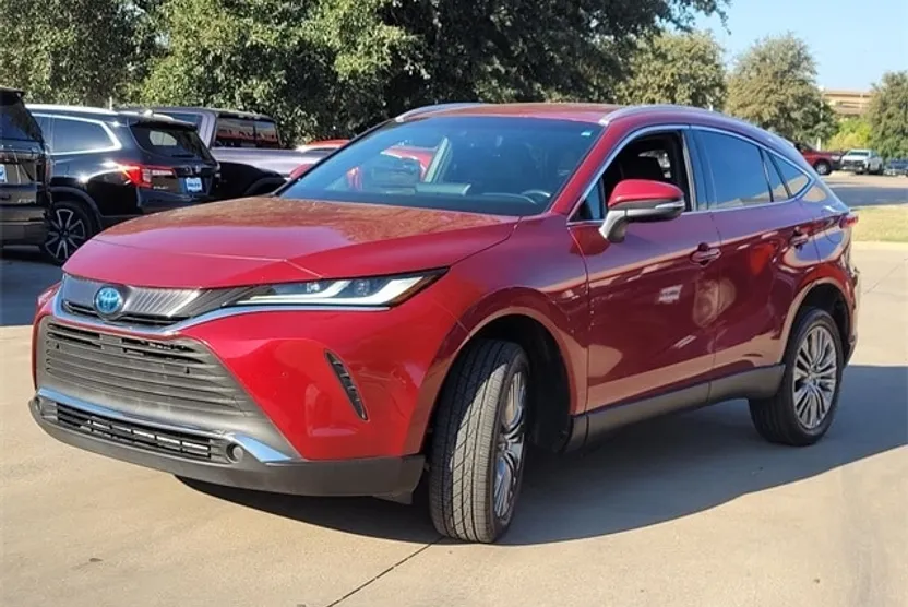 2022 Toyota Venza XLE photo 1