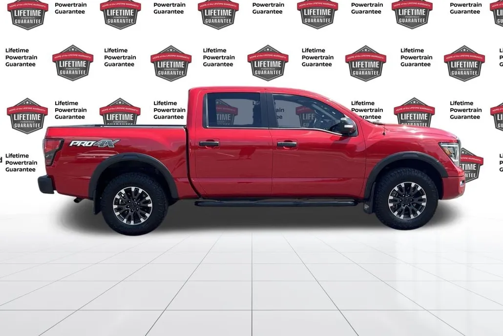 2021 Nissan Titan PRO-4X photo 1