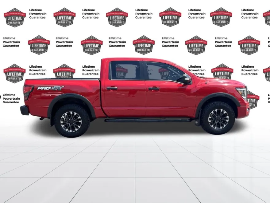 2021 Nissan Titan PRO-4X photo 1