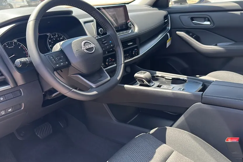 2026 Nissan Rogue SV photo 1