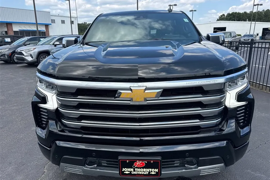 2024 Chevrolet Silverado 1500 High Country photo 1