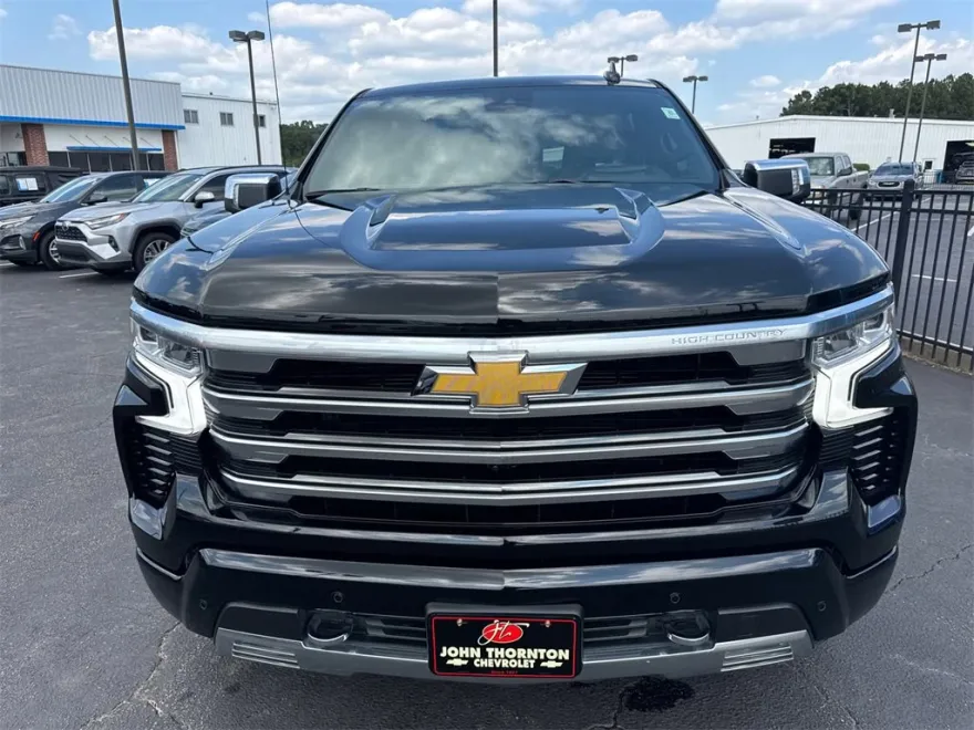 2024 Chevrolet Silverado 1500 High Country photo 1