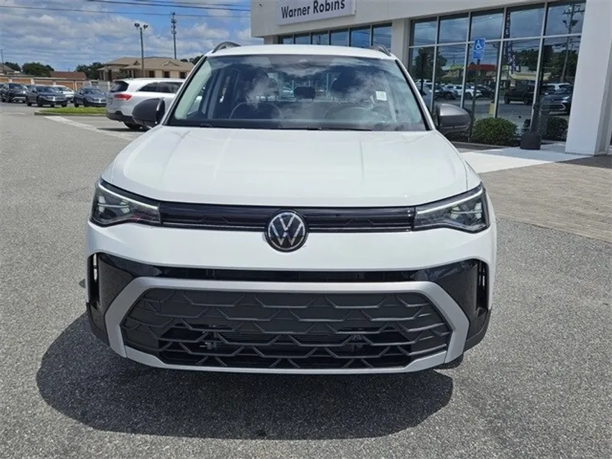 2025 Volkswagen Taos S photo 1