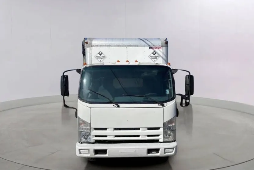2013 Isuzu NRR photo 1