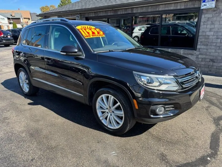 2016 Volkswagen Tiguan R-Line SEL photo 1