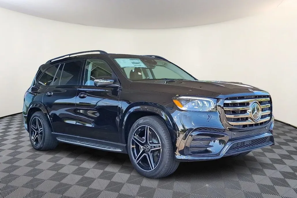 2026 Mercedes Benz GLS 450 4MATIC photo 1