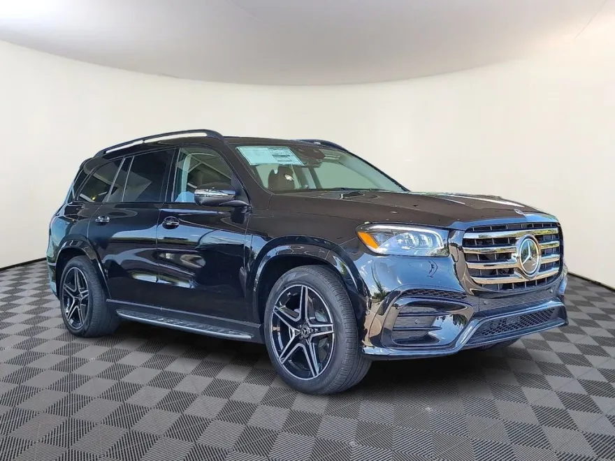 2026 Mercedes Benz GLS 450 4MATIC photo 1