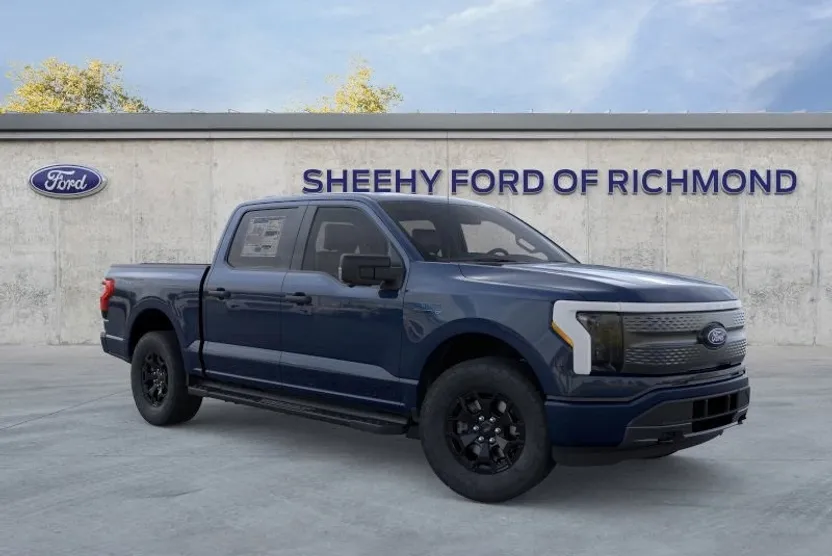 2025 Ford F-150 Lightning XLT photo 1