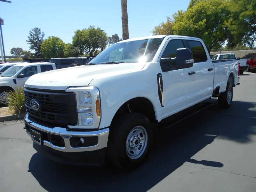 2025 Ford F-250 XL photo 1