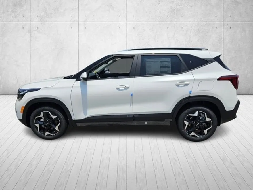 2025 Kia Seltos S photo 1