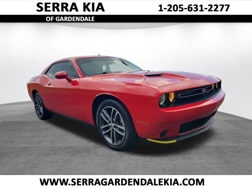 2019 Dodge Challenger SXT photo 1