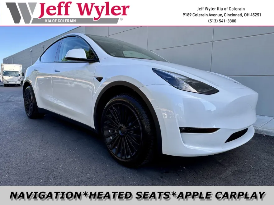 2023 Tesla Model Y Long Range photo 1