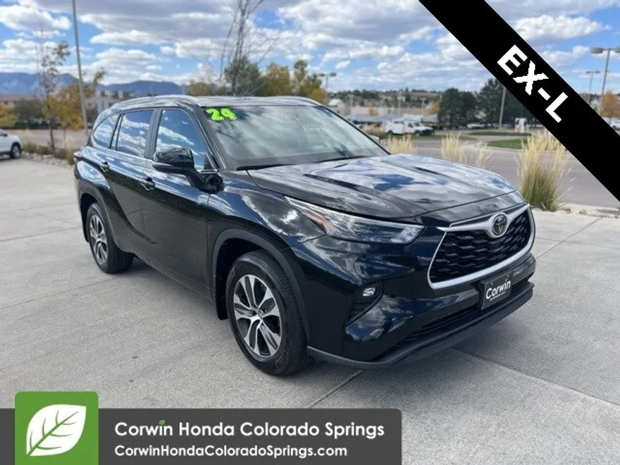 2024 Toyota Highlander XLE photo 1