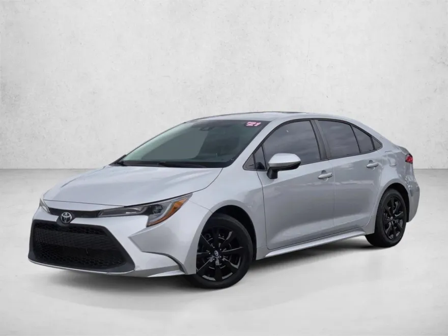 2021 Toyota Corolla LE photo 1