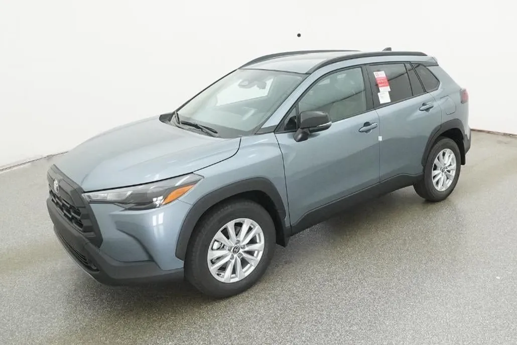 2026 Toyota Corolla Cross LE photo 1