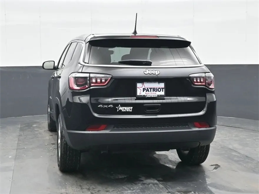 2025 Jeep Compass Sport photo 1
