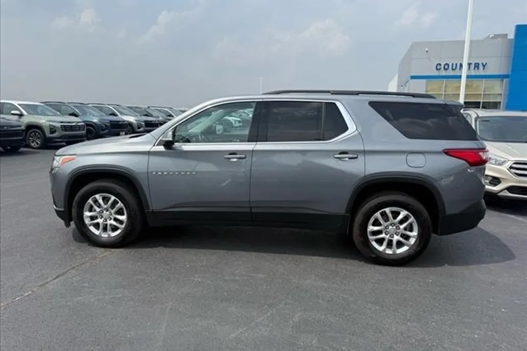 2021 Chevrolet Traverse photo 1