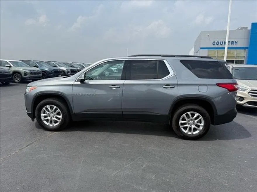 2021 Chevrolet Traverse photo 1