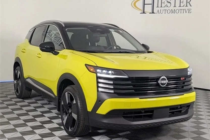 2025 Nissan Kicks SR photo 1