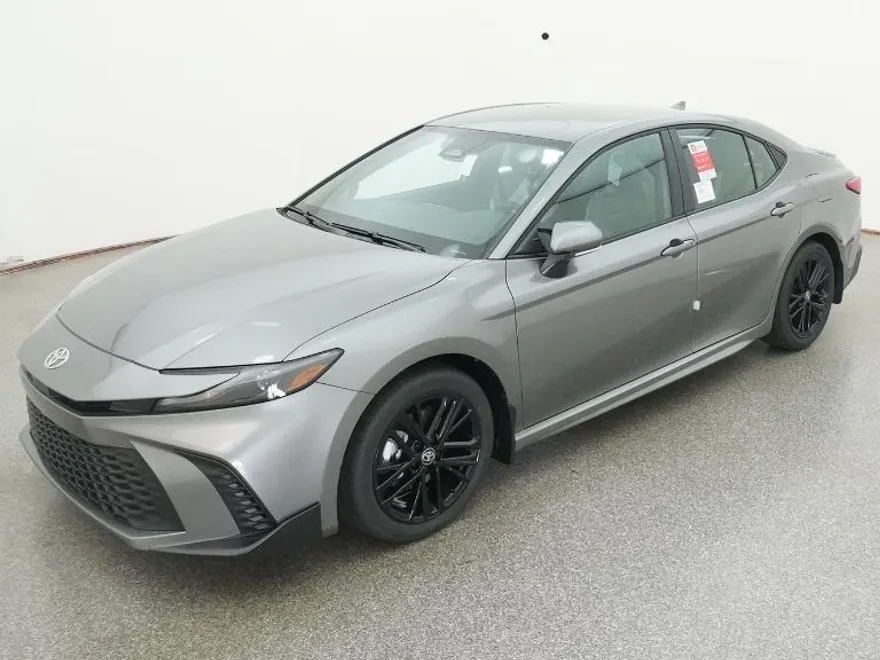 2026 Toyota Camry SE photo 1