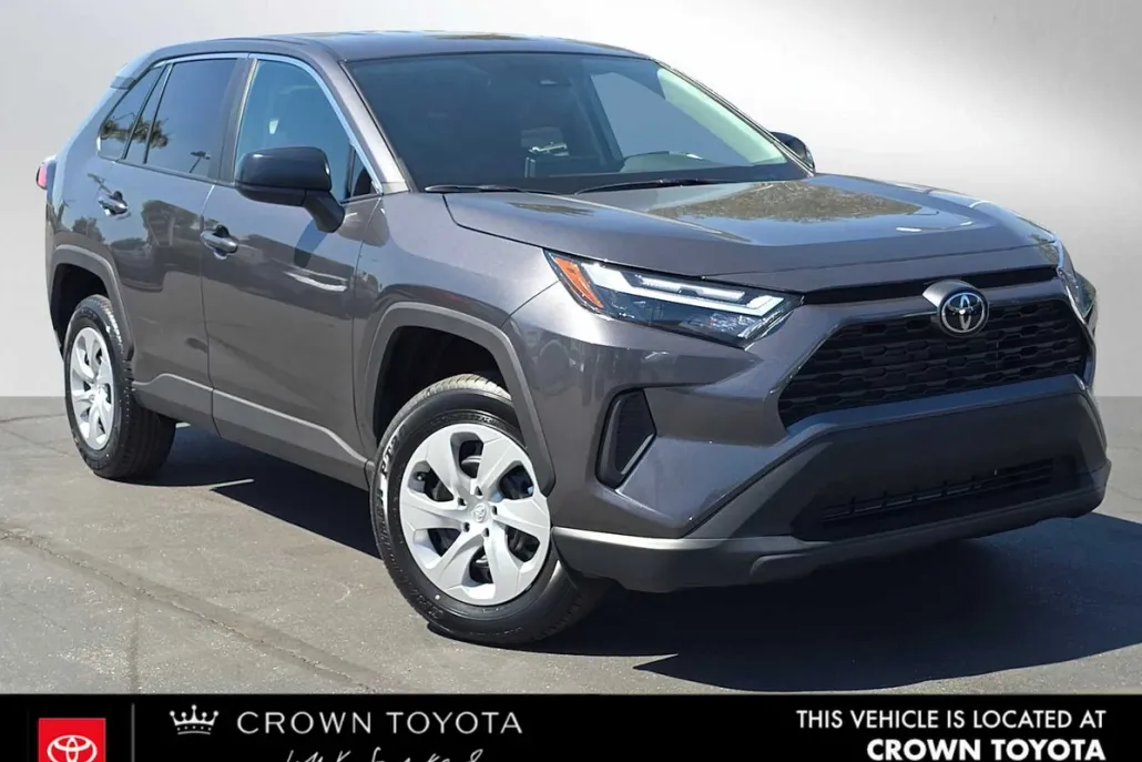 2025 Toyota RAV4 LE photo 1