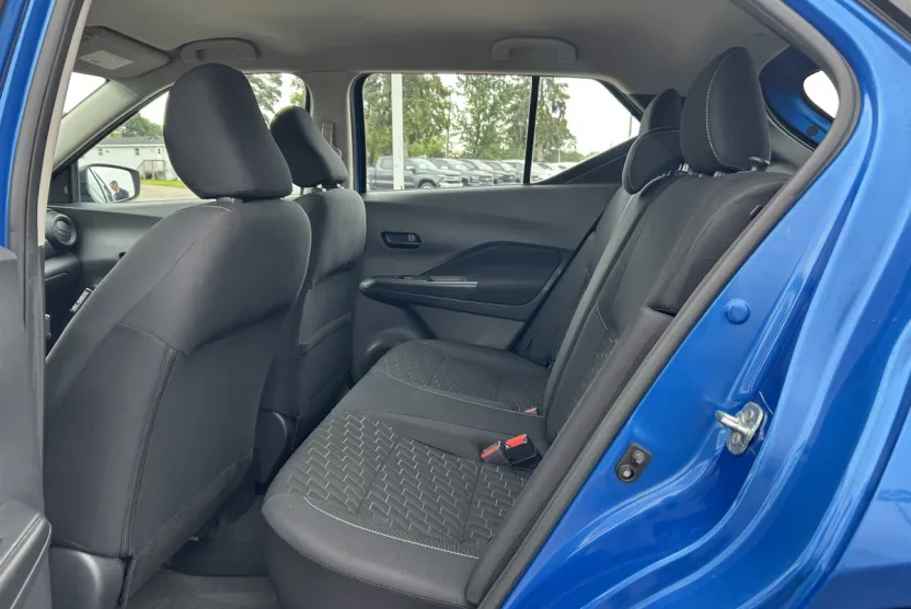 2021 Nissan Kicks S photo 1