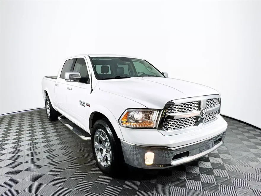 2017 Ram 1500 Laramie photo 1