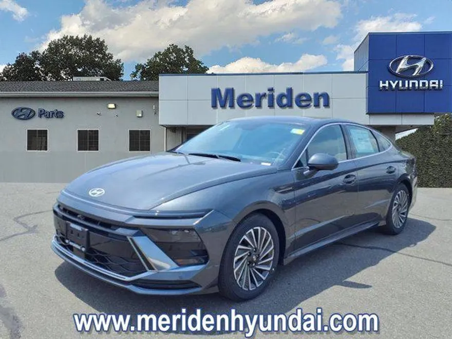 2025 Hyundai Sonata Hybrid Limited photo 1