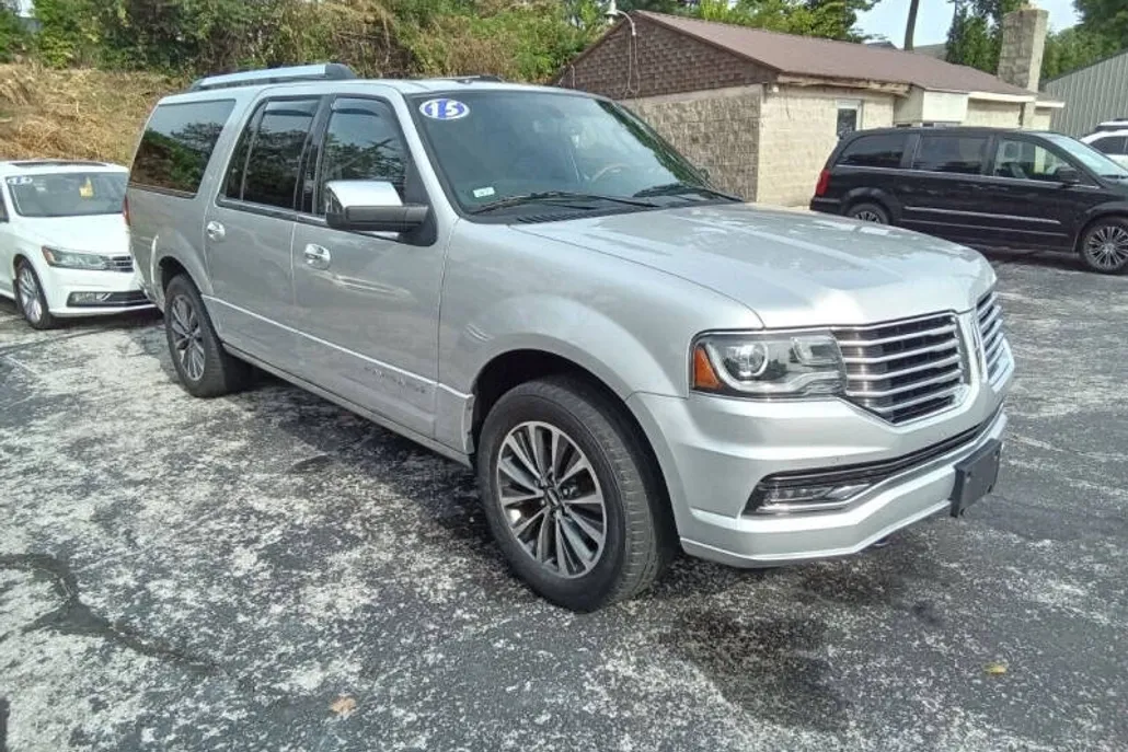 2015 Lincoln Navigator L photo 1