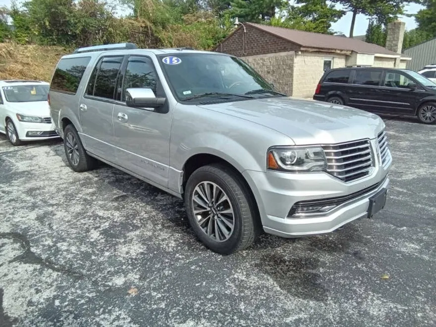 2015 Lincoln Navigator L photo 1