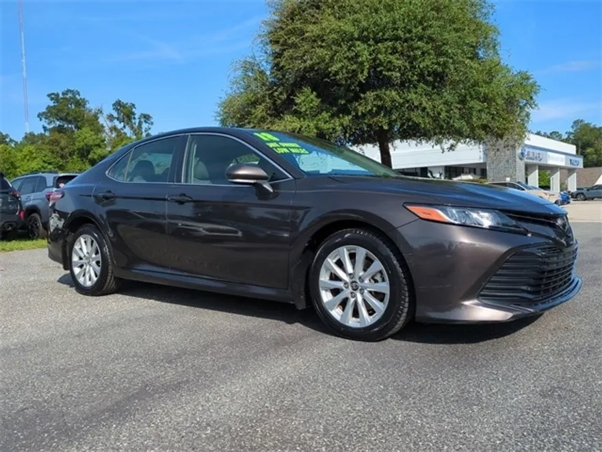 2018 Toyota Camry L photo 1