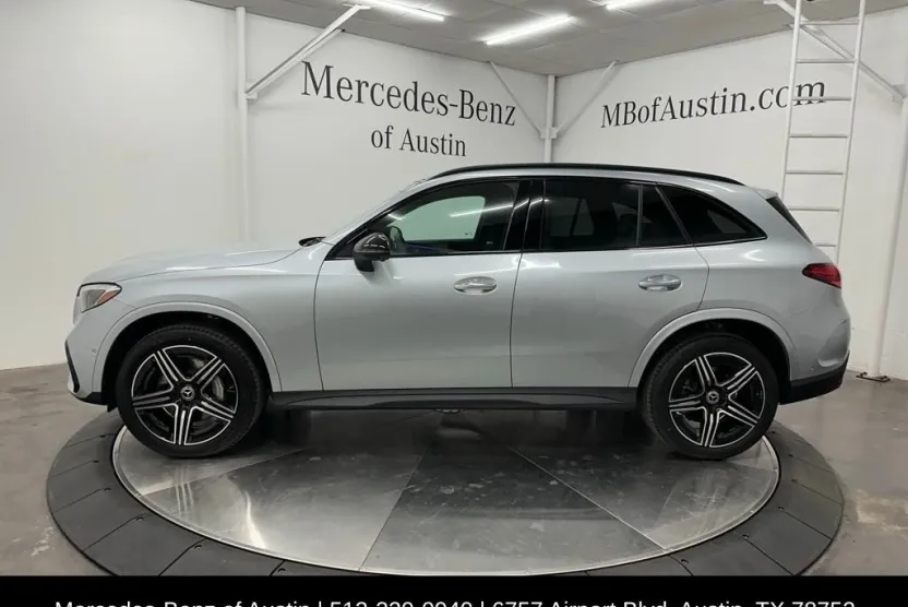 2025 Mercedes Benz GLC 300 4MATIC photo 1