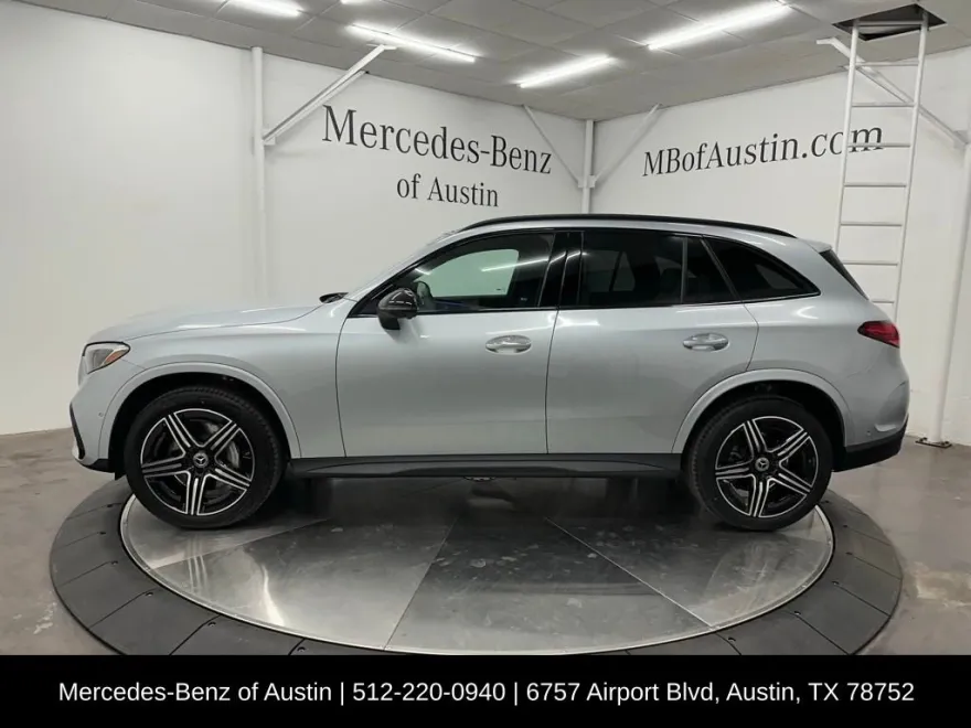 2025 Mercedes Benz GLC 300 4MATIC photo 1