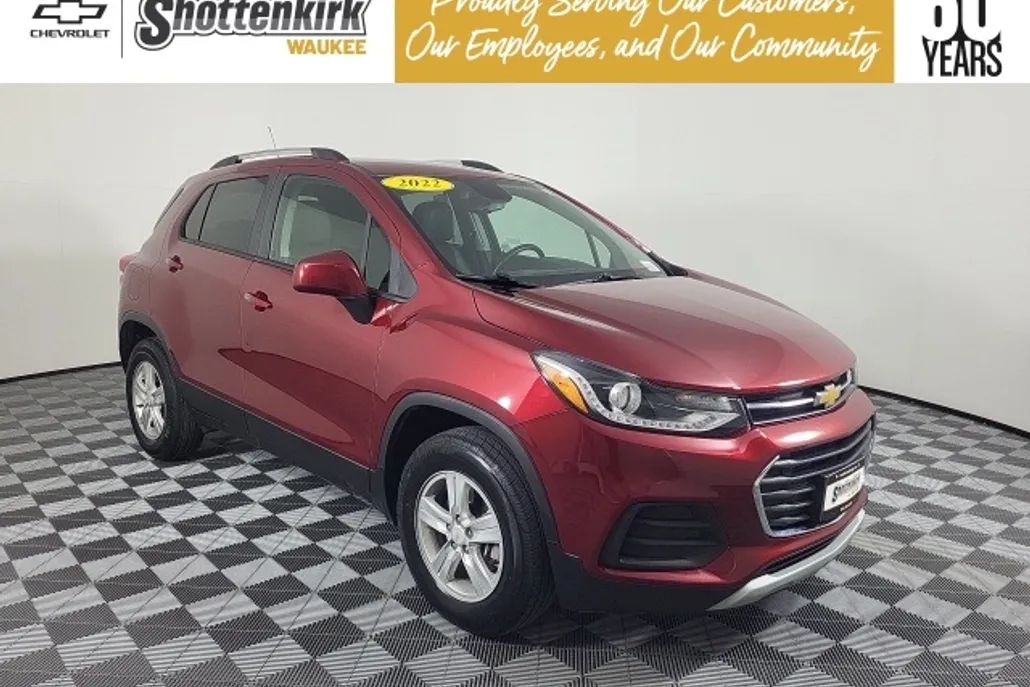 2022 Chevrolet Trax LT photo 1
