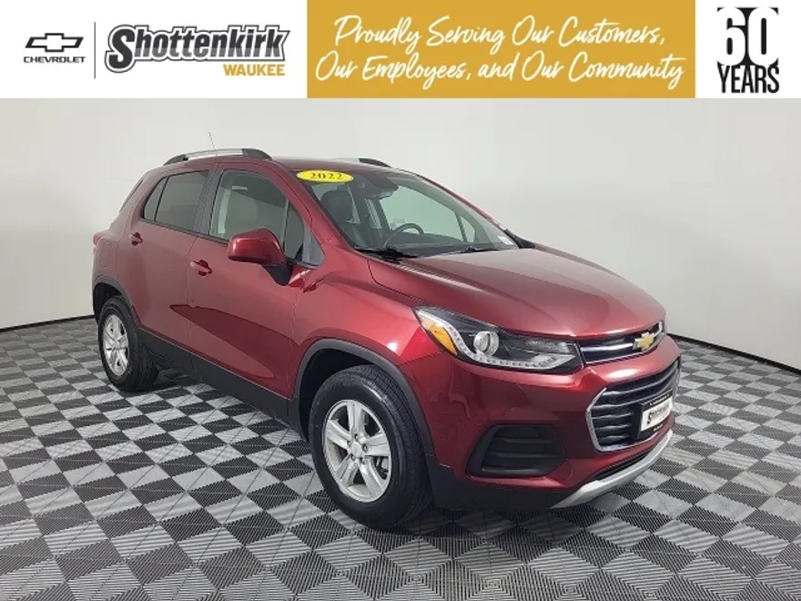 2022 Chevrolet Trax LT photo 1